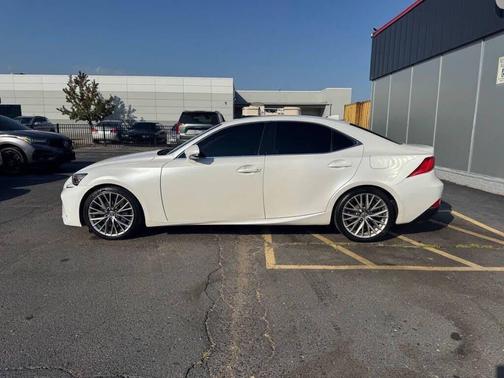 2018 Lexus IS 300 Base