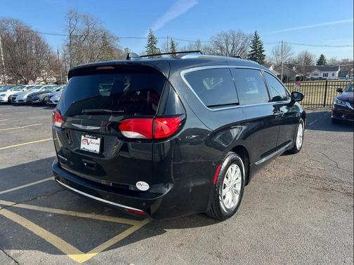 2018 Chrysler Pacifica Touring-L