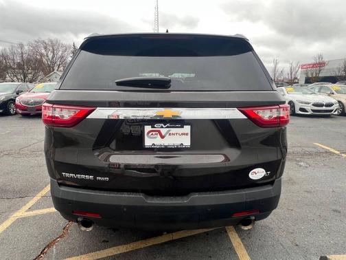 2018 Chevrolet Traverse LT Cloth
