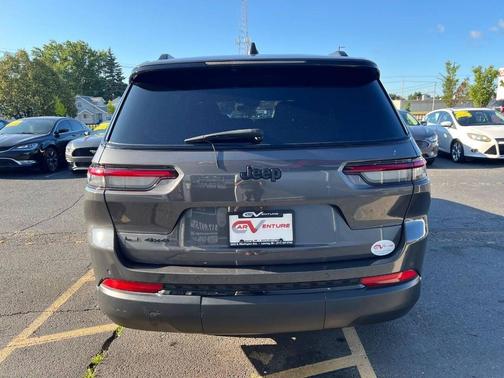2022 Jeep Grand Cherokee L Altitude