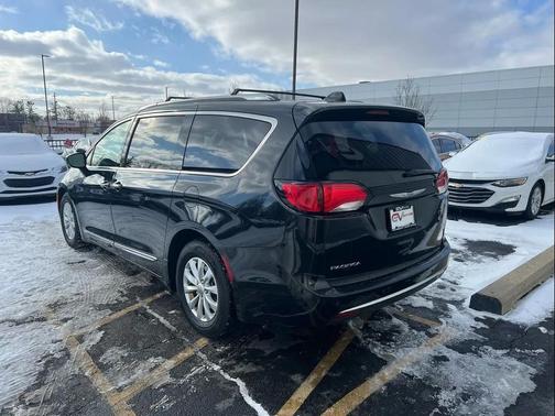 2018 Chrysler Pacifica Touring-L