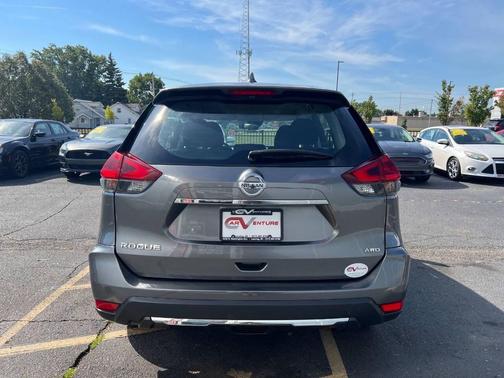 2020 Nissan Rogue S