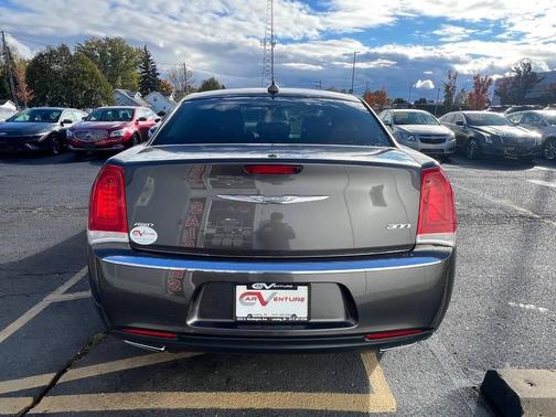 2015 Chrysler 300 Limited