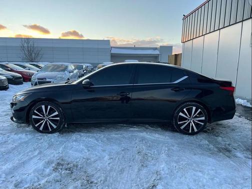 2022 Nissan Altima SR VC-Turbo FWD