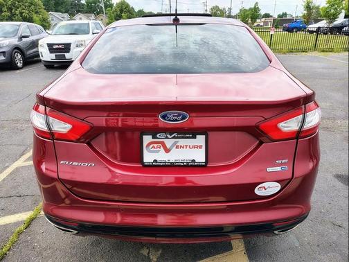 Red 2016 Ford Fusion SE