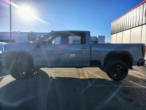 Thunderstorm Gray 2024 GMC Sierra 2500 AT4