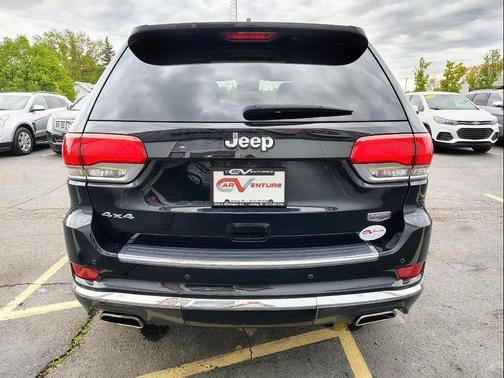 Brilliant Black Crystal Pearlcoat 2016 Jeep Grand Cherokee Summit
