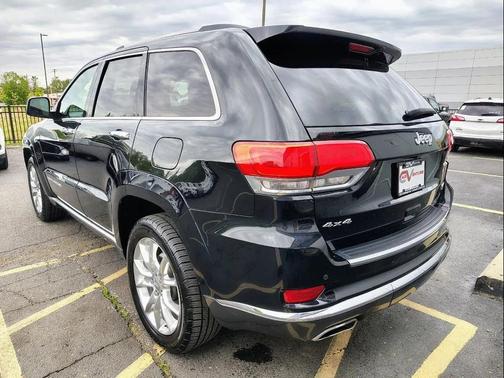 Brilliant Black Crystal Pearlcoat 2016 Jeep Grand Cherokee Summit
