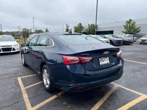 2022 Chevrolet Malibu FWD LT