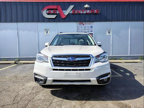 Crystal White Pearl 2017 Subaru Forester 2.5i Premium