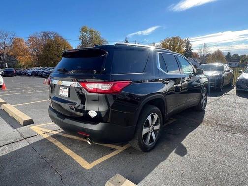 2021 Chevrolet Traverse LT Leather