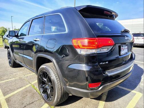 Diamond Black Crystal Pearlcoat 2018 Jeep Grand Cherokee Limited