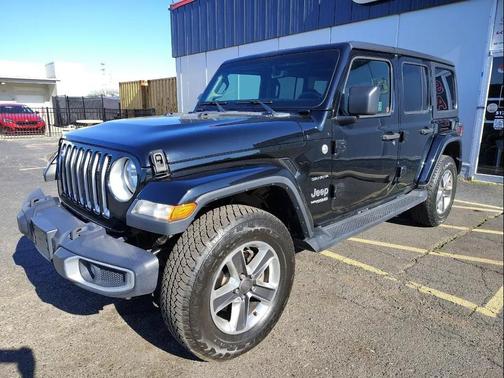 Bright White 2019 Jeep Wrangler Unlimited Sahara