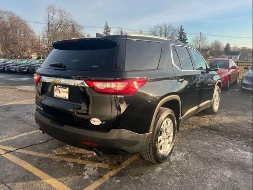 2018 Chevrolet Traverse LT Cloth