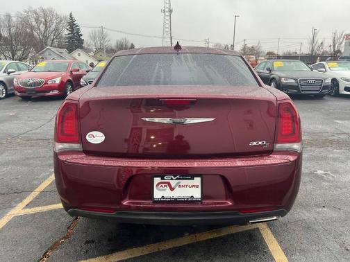 2019 Chrysler 300 S