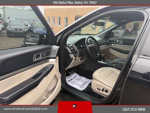 Black 2018 Ford Explorer XLT