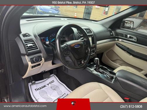 Black 2018 Ford Explorer XLT