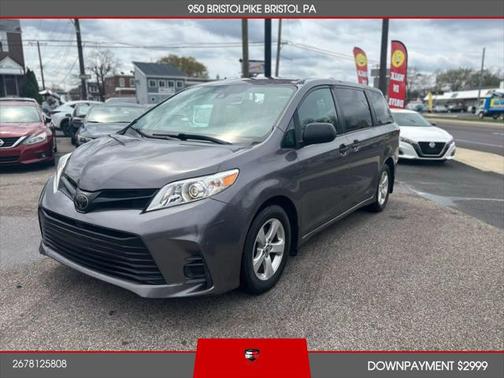 2019 Toyota Sienna SE