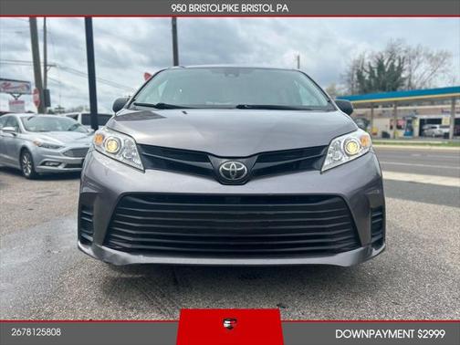 2019 Toyota Sienna SE