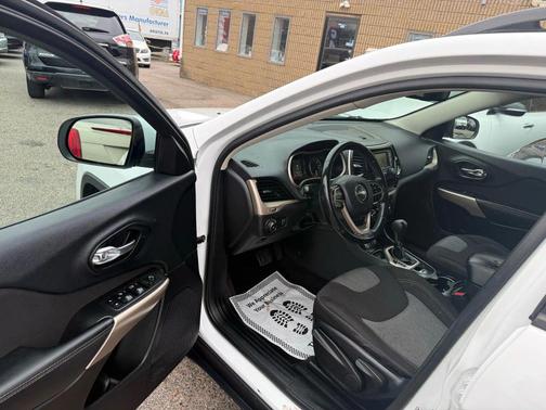 2018 Jeep Cherokee Latitude