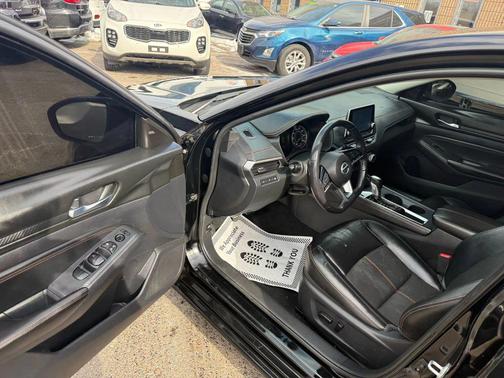 2020 Nissan Altima SR FWD