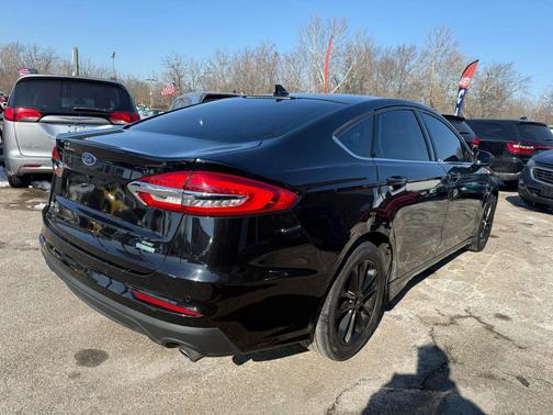 2020 Ford Fusion SE
