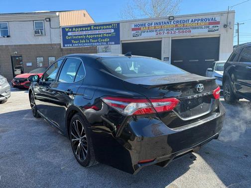 2019 Toyota Camry SE