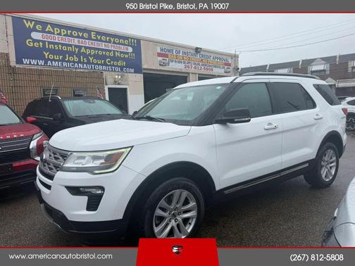 White 2018 Ford Explorer XLT