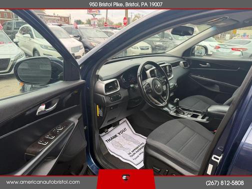 Blue 2018 Kia Sorento LX