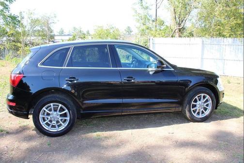 Brilliant Black 2012 Audi Q5 2.0T Premium Plus