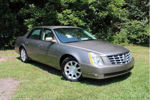 2011 Cadillac DTS Base