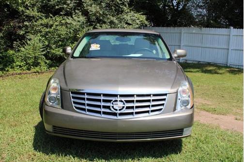 2011 Cadillac DTS Base