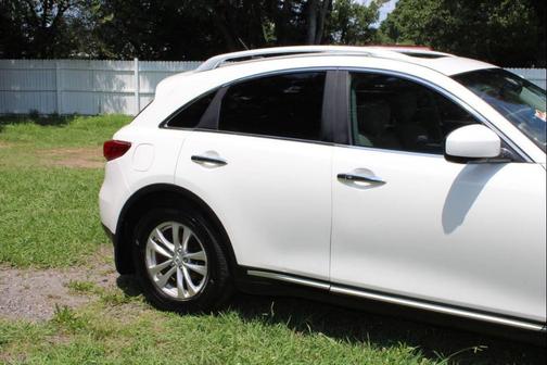 2010 INFINITI FX35 Base
