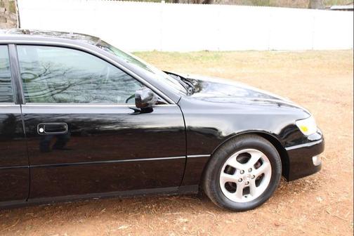 2001 Lexus ES 300 Base