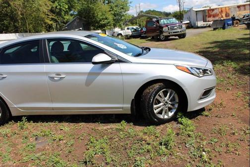 Symphony Silver 2016 Hyundai SONATA SE