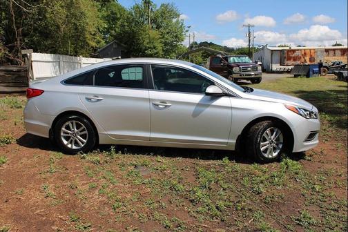 Symphony Silver 2016 Hyundai SONATA SE