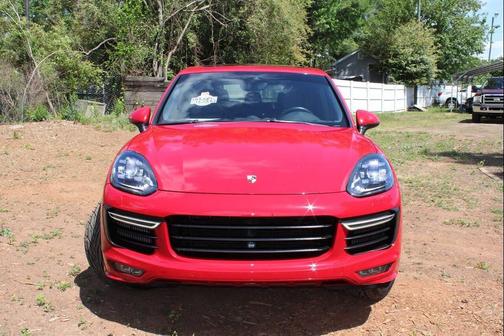 Carmine Red Metallic 2016 Porsche Cayenne GTS