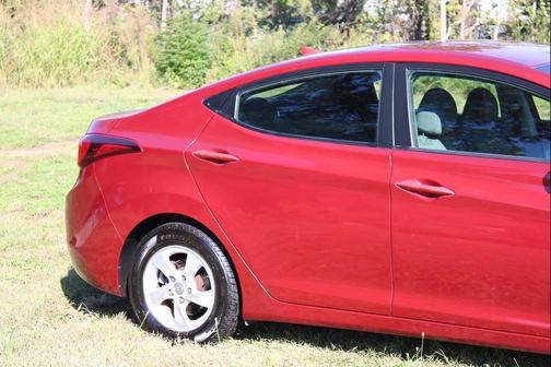 Venetian Red 2015 Hyundai ELANTRA SE
