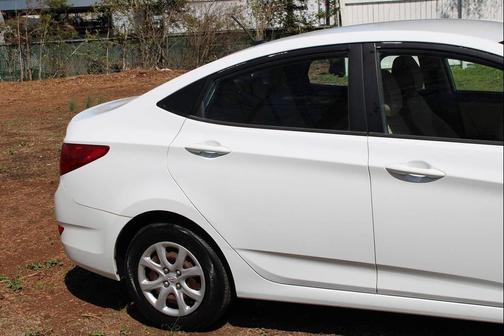 2013 Hyundai Accent SE