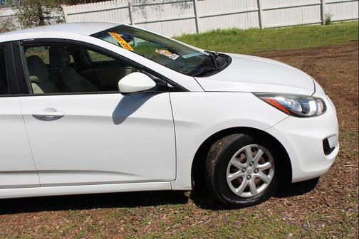 2013 Hyundai Accent SE