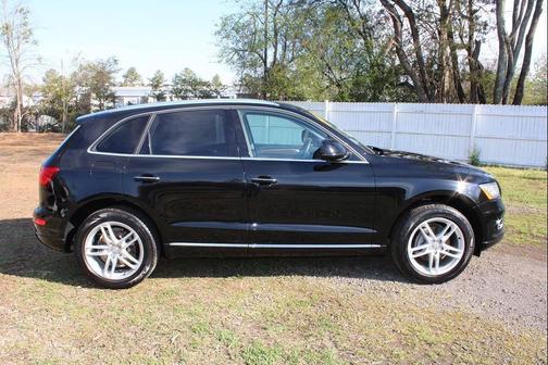 Mythos Black Metallic 2016 Audi Q5 2.0T Premium Plus