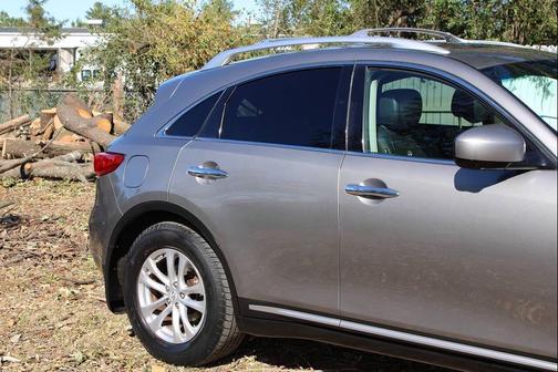 2010 INFINITI FX35 Base