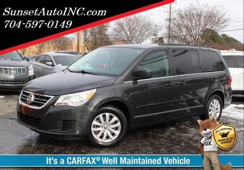 2012 Volkswagen Routan SE