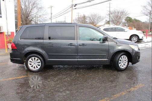 2012 Volkswagen Routan SE