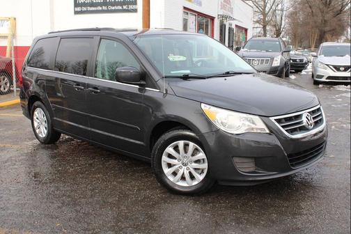 2012 Volkswagen Routan SE