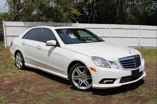 Arctic White 2010 Mercedes-Benz E-Class 4MATIC