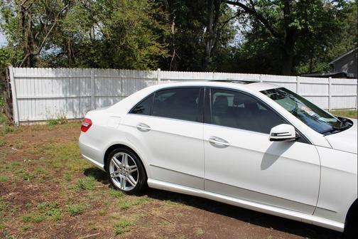 Arctic White 2010 Mercedes-Benz E-Class 4MATIC