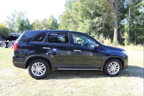 Ebony Black 2014 Kia Sorento LX