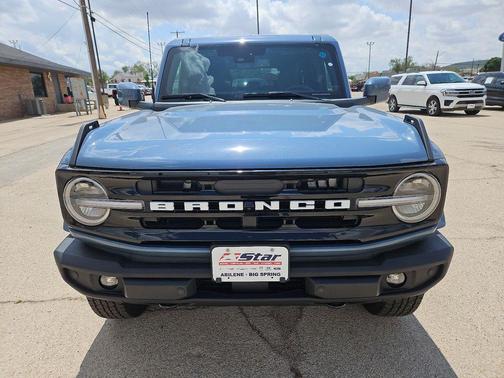 Gray 2025 Ford Bronco Outer Banks