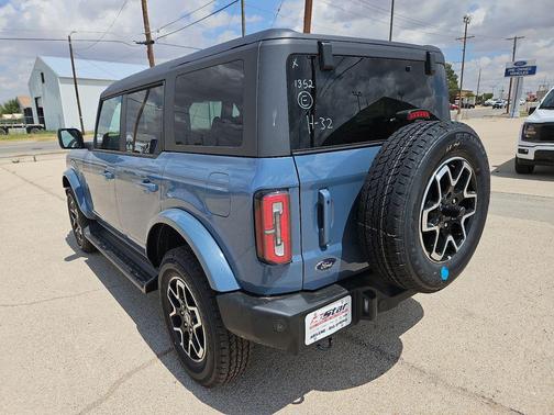 Gray 2025 Ford Bronco Outer Banks